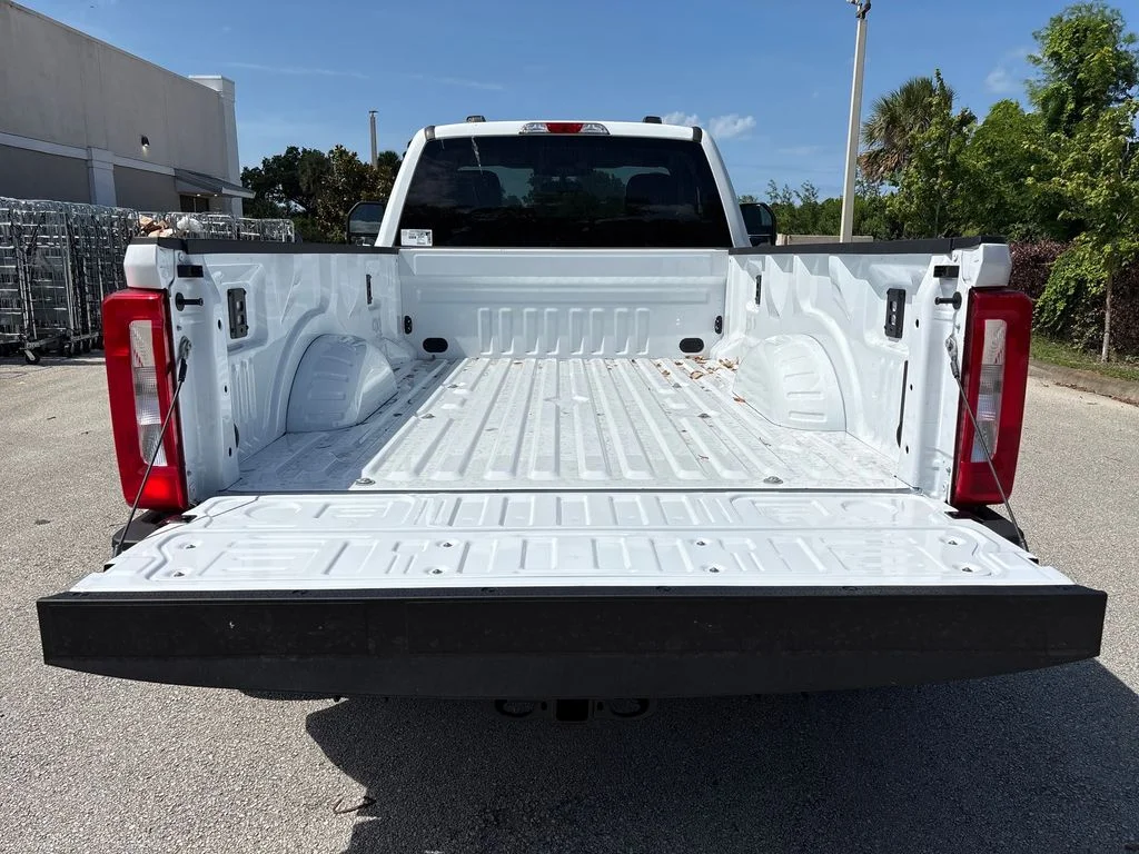 New 2026 White Ford XLT image 9