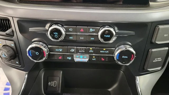 New 2026 Agate Black Metallic Ford XLT image 43