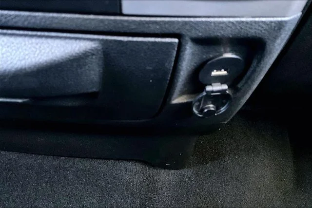 Used 2019 Bright White Clearcoat Ram SLT image 28