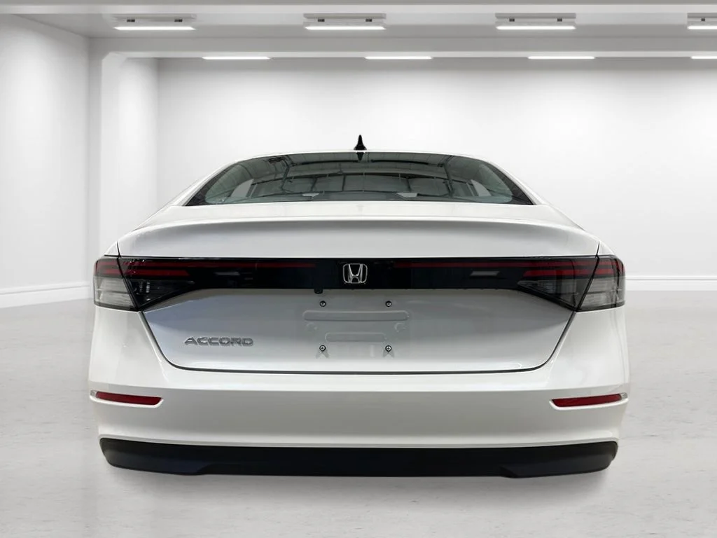 New 2026 Platinum White Pearl Honda SE image 4