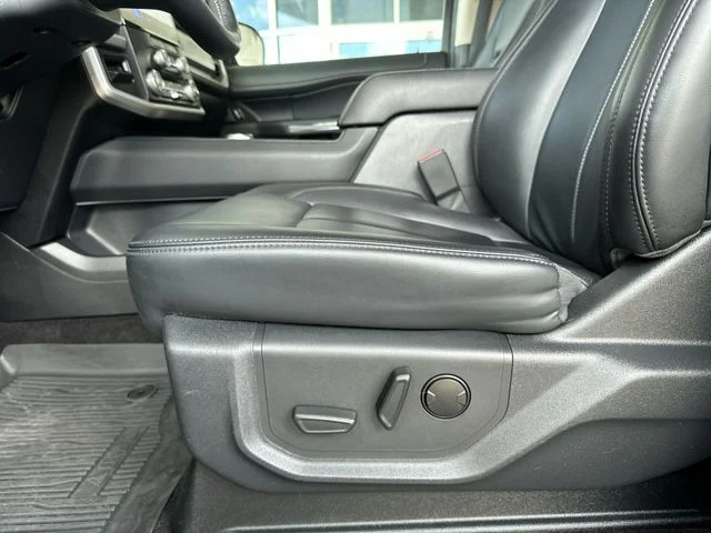 Used 2023 Black Ford XLT image 13