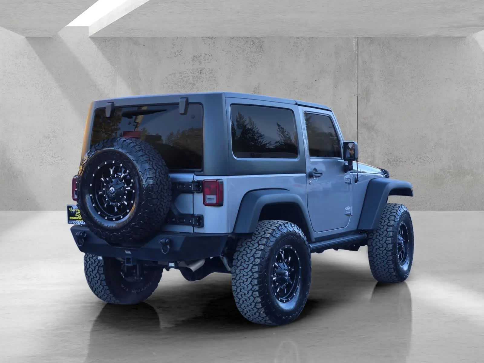Used 2014  Jeep Rubicon image 4