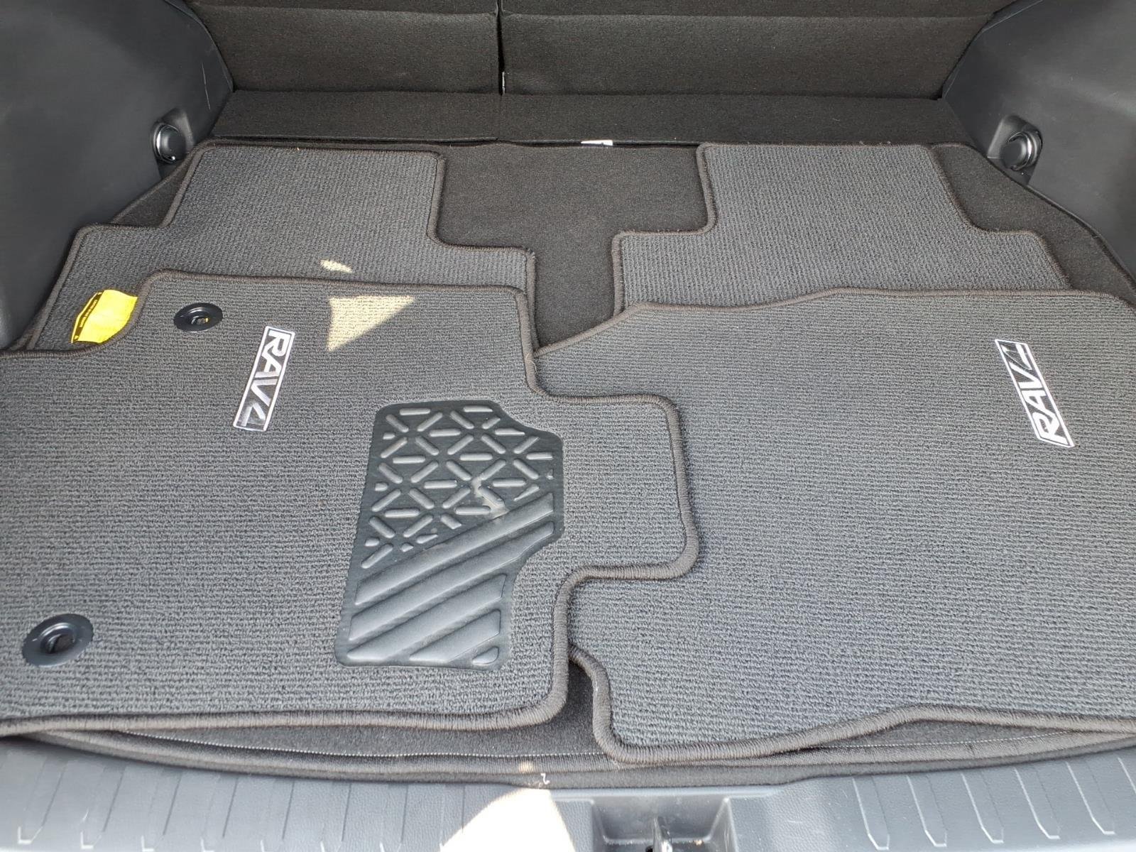 Used 2025 Ice Cap Toyota XLE image 30