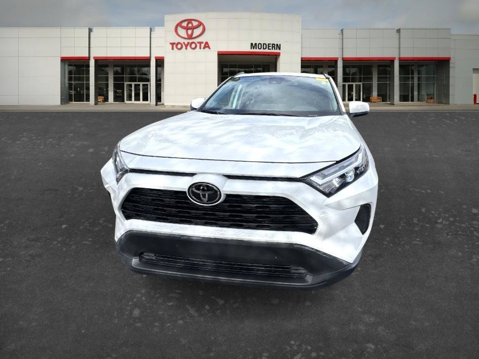 Used 2023 Ice Cap Toyota XLE image 4