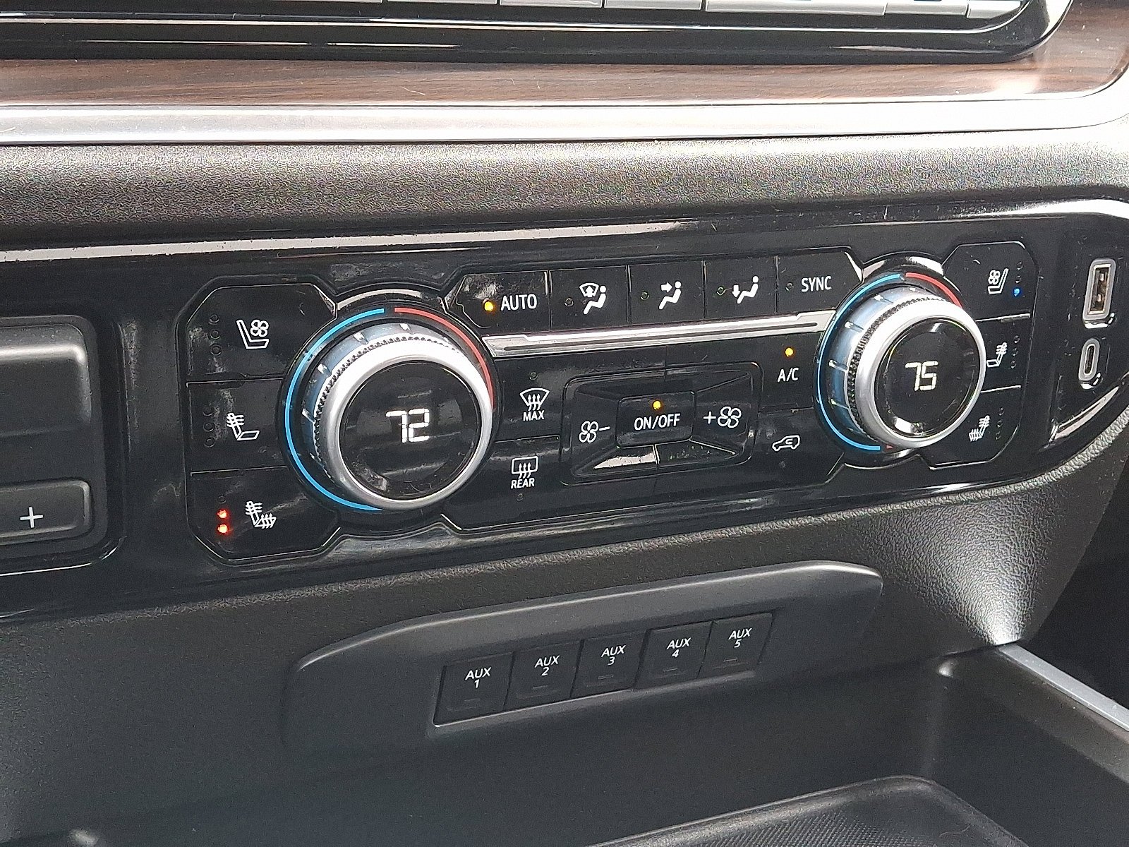 2024 GMC Sierra 3500HD SLT - Photo 19