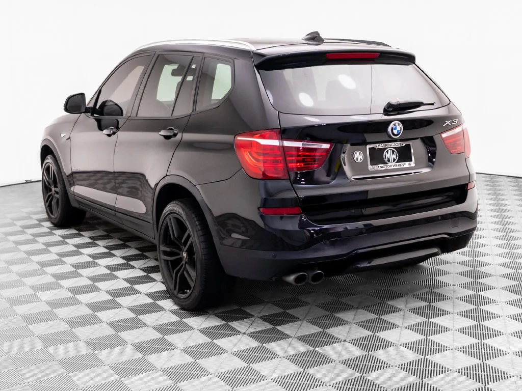 Used 2016 Black BMW xDrive28i image 4
