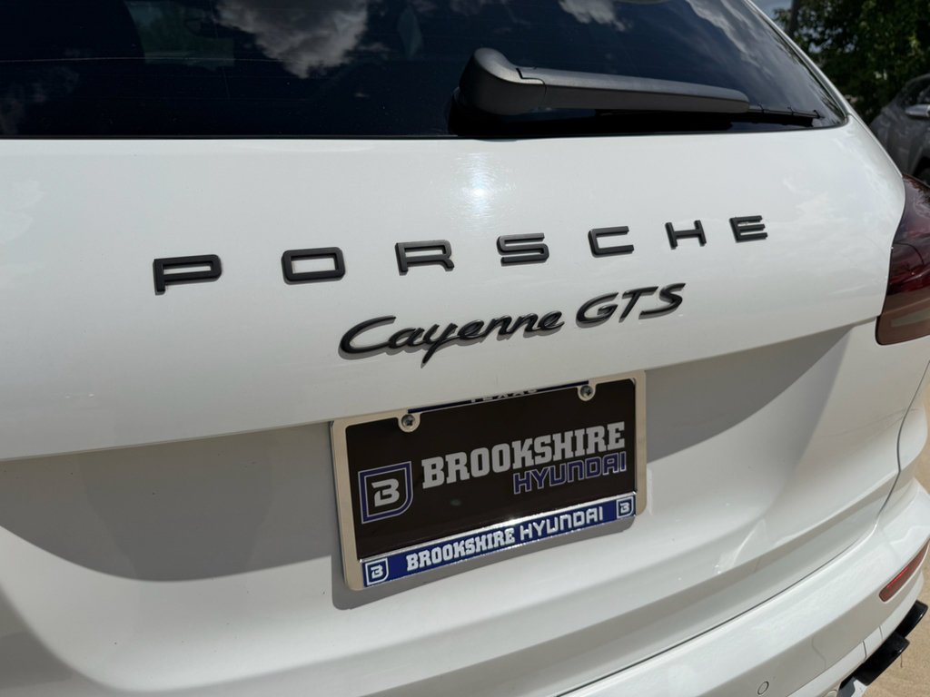 Used 2017  Porsche GTS image 11
