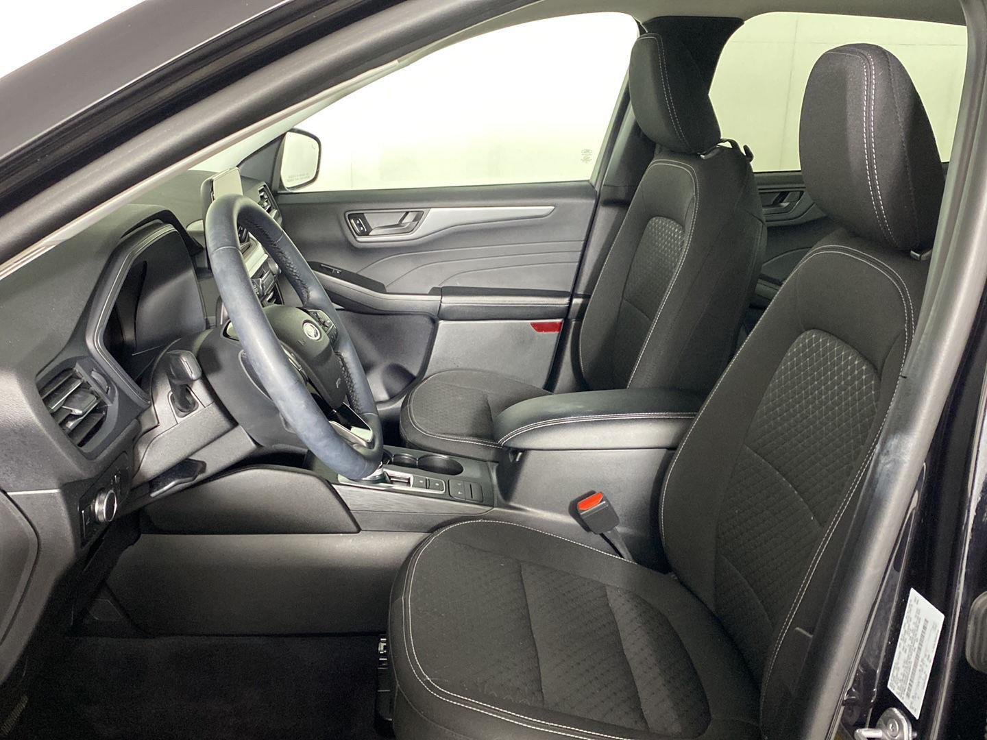 Used 2023 Black Metallic Ford Active image 13