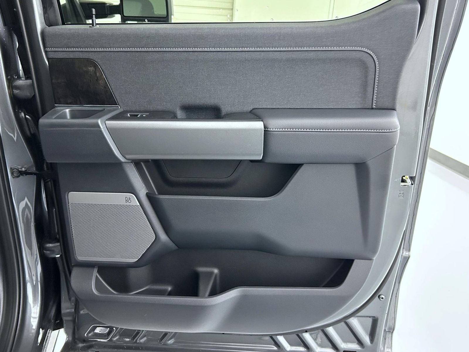 New 2026 Carbonized Gray Metallic Ford Lariat image 17