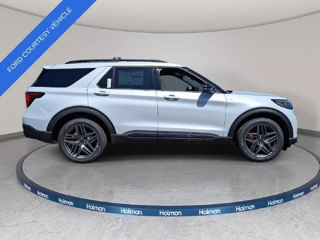 Used 2026 Space White Metallic Ford ST-Line image 3