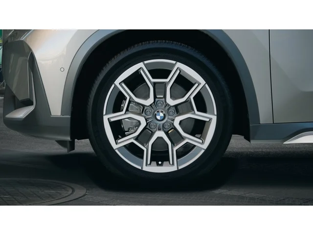 New 2026 Space Silver Metallic BMW  image 7