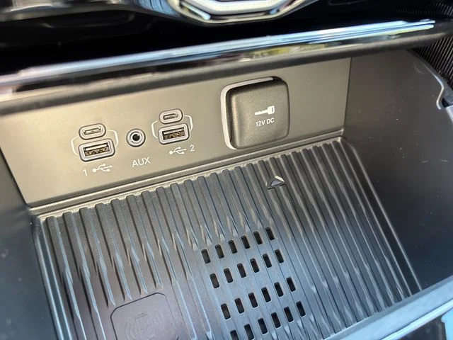 New 2026 Silver Zynith Exterior Paint Jeep Altitude image 24