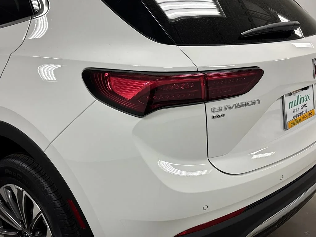 New 2026 Summit White Buick Preferred image 14