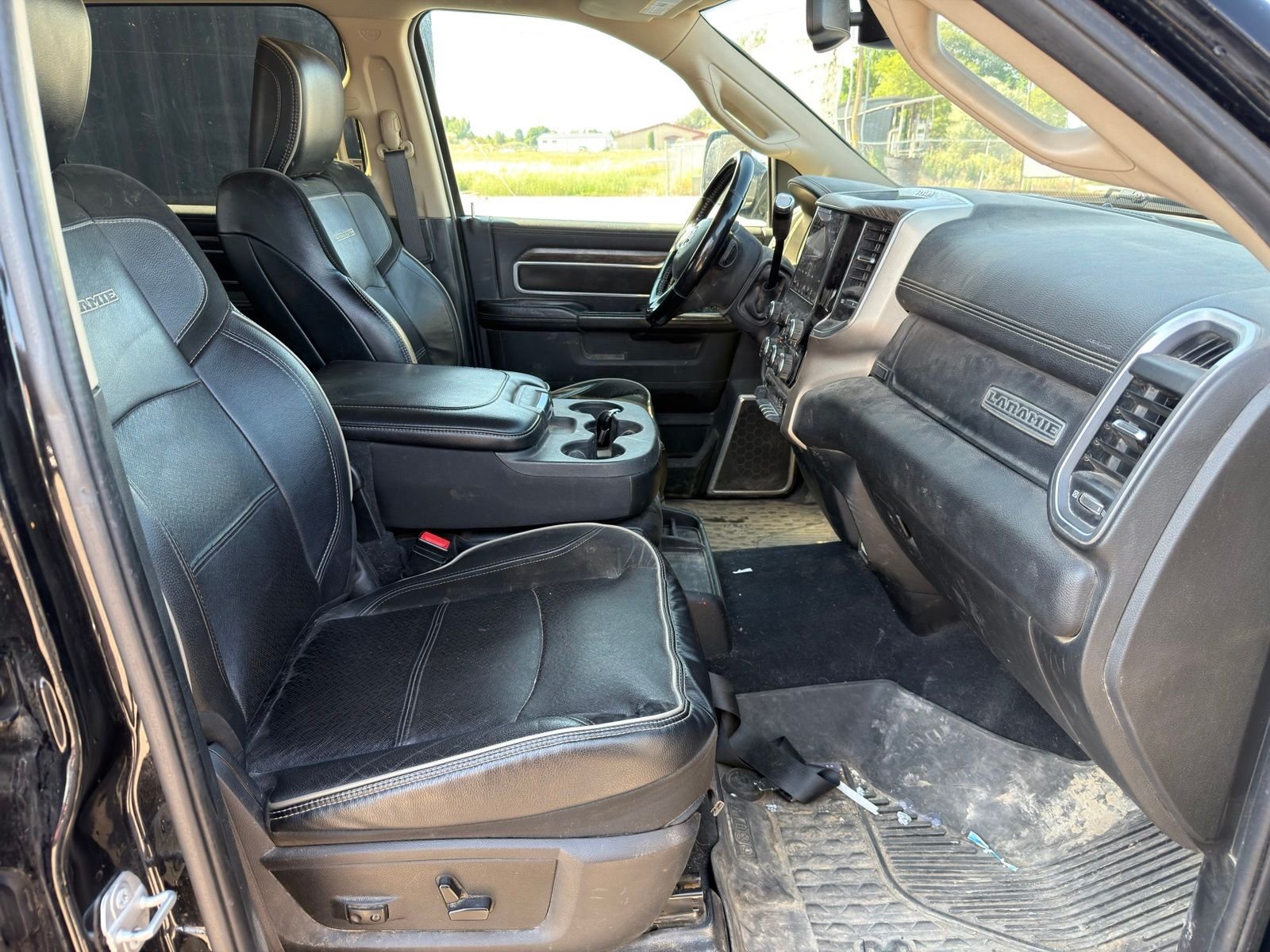 Used 2020 Diamond Black Ram Laramie image 16