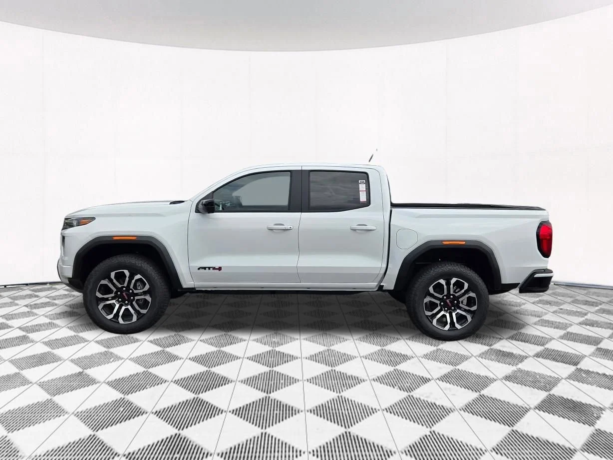 New 2026 Summit White GMC AT4 image 30