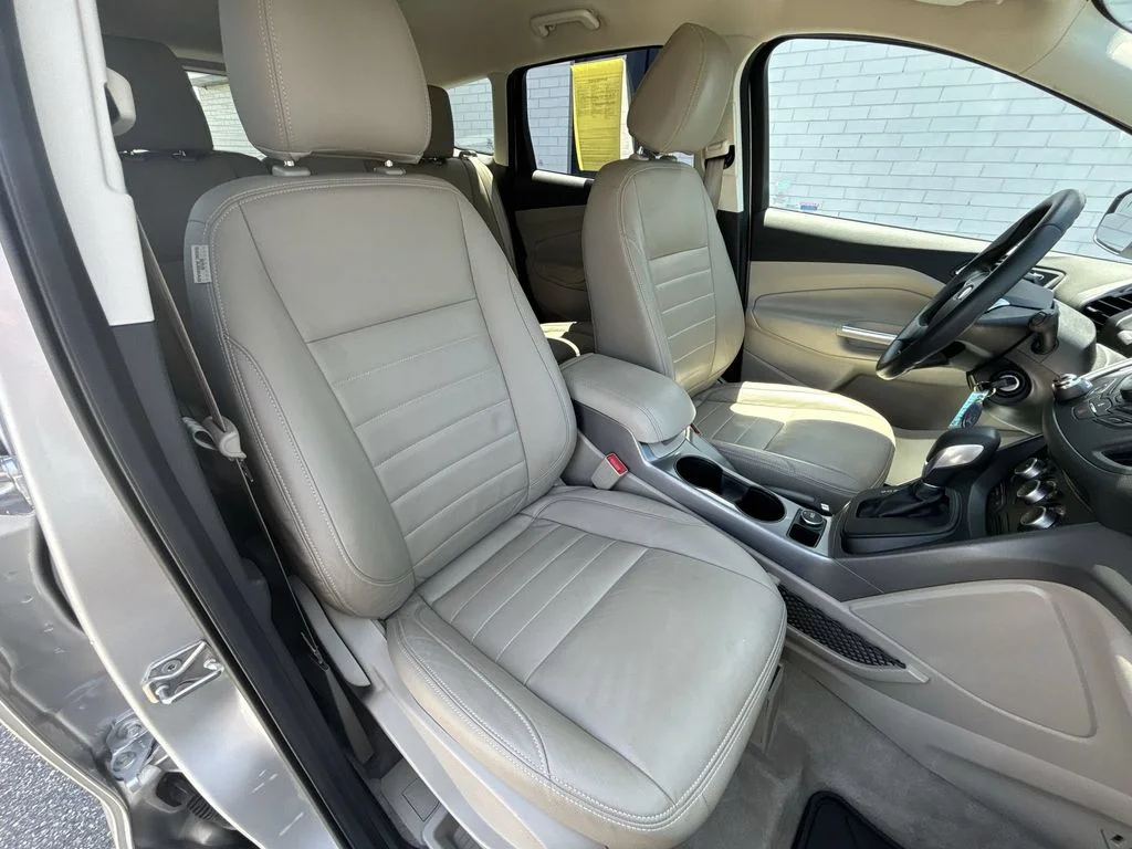 Used 2016 Silver Ford SE image 25