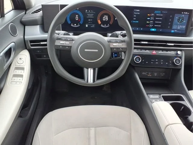Used 2024  Hyundai SEL image 19