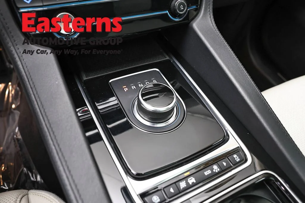 Used 2020 Black Jaguar 25t Prestige image 13