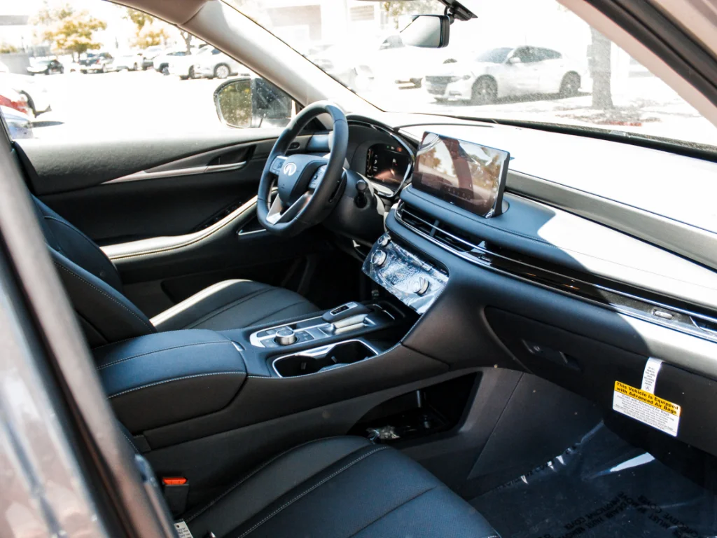 New 2027 GRAPHITE SHADOW INFINITI Luxe AWD image 31