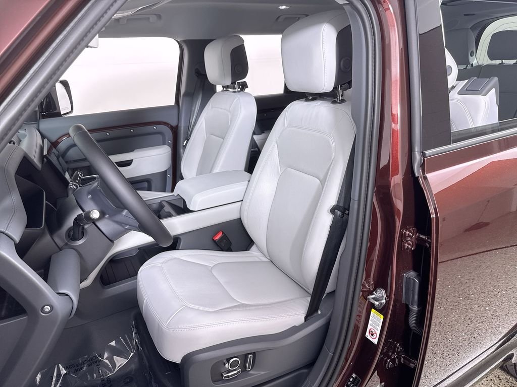 New 2026 Sedona Red Land Rover X-Dynamic SE image 11