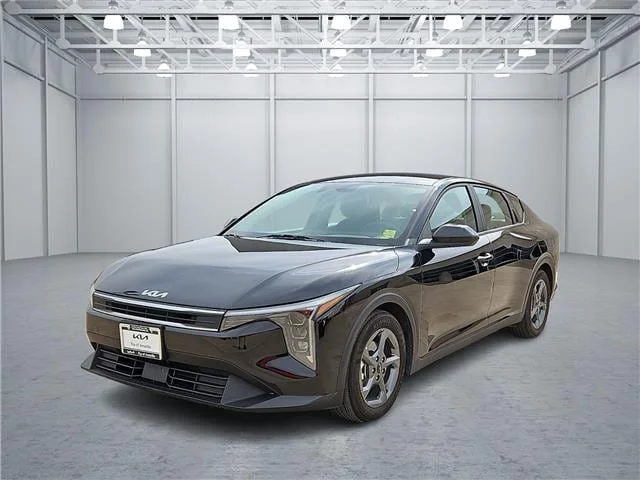 2025 KIA K4 LXS (IVT)