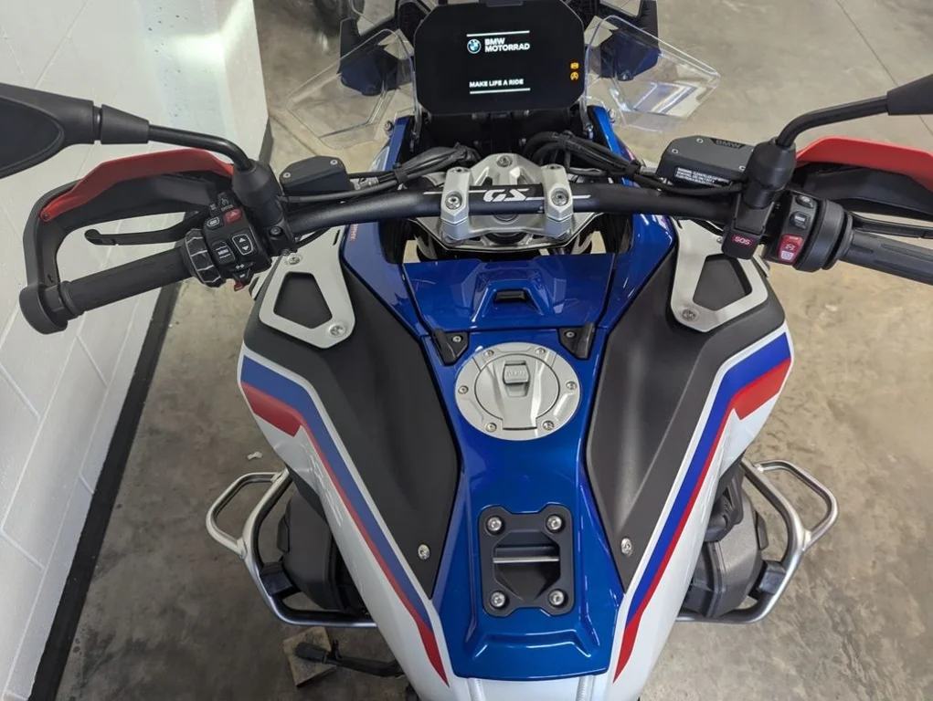 New 2026 RACING BLUE METALLIC BMW  image 12