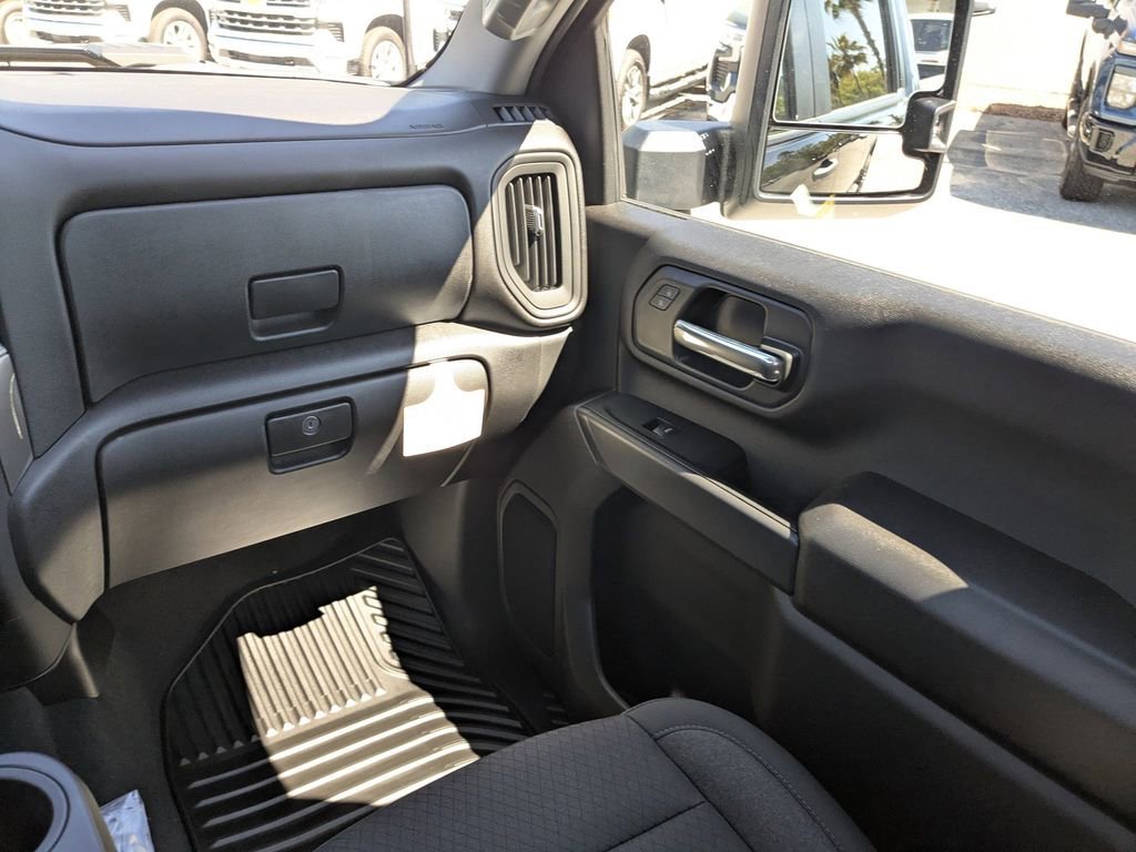 2026 Chevrolet Silverado 2500 HD Custom - Photo 17
