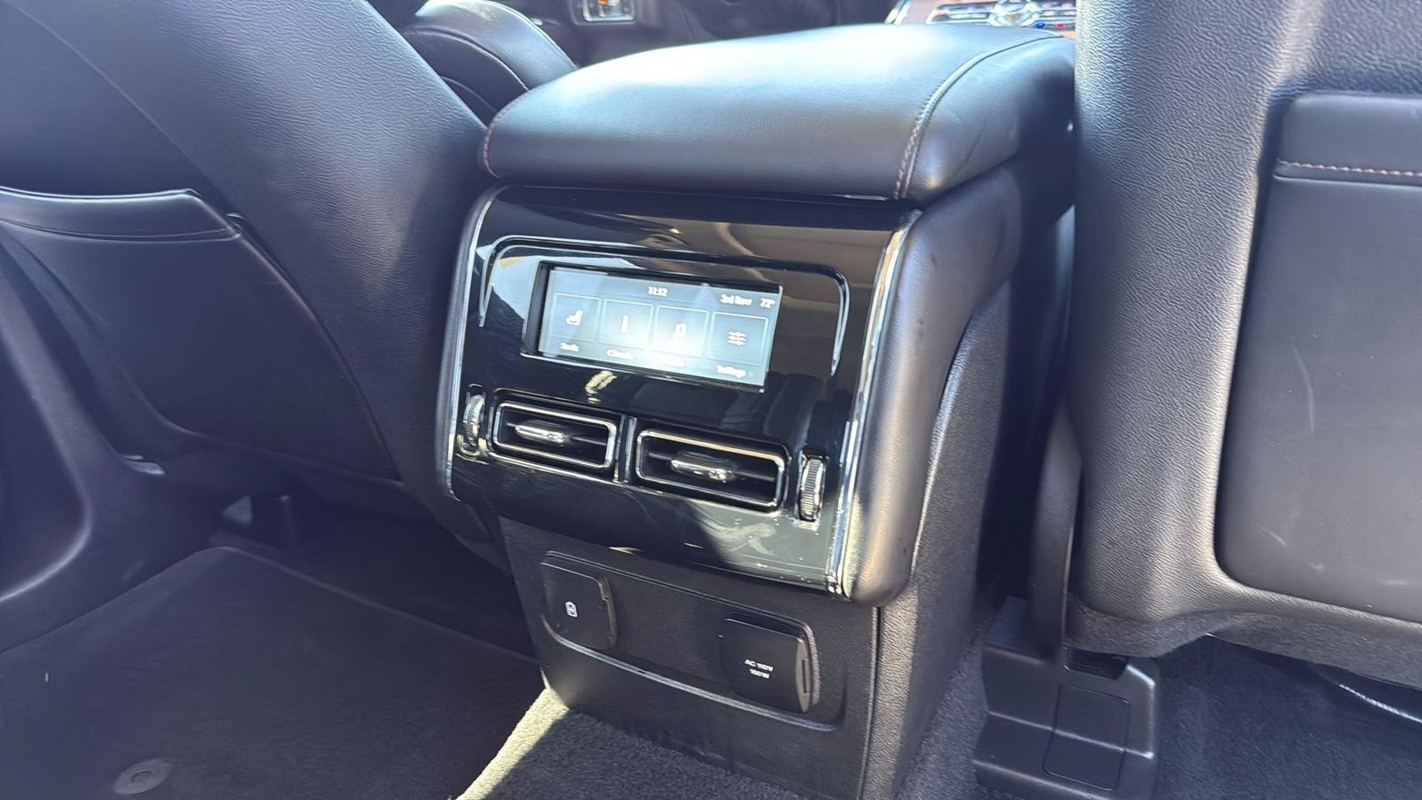 Used 2020 Black Lincoln Reserve image 32