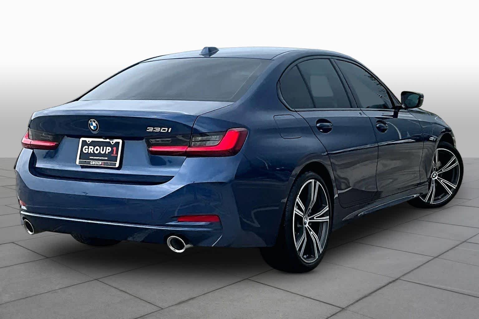 Used 2023 Phytonic Blue Metallic BMW 330i image 12