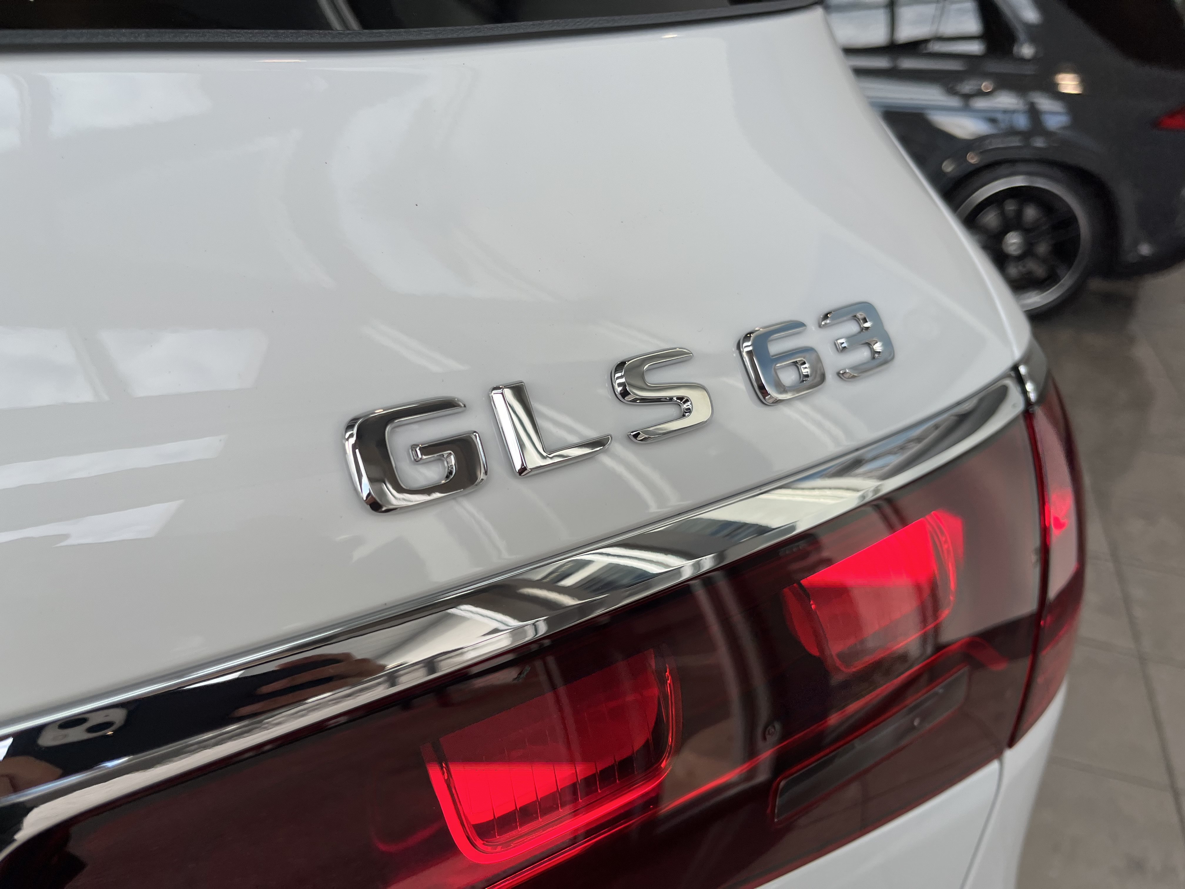 New 2026 MOONLIGHT WHITE Mercedes-Benz AMG® GLS 63 image 17