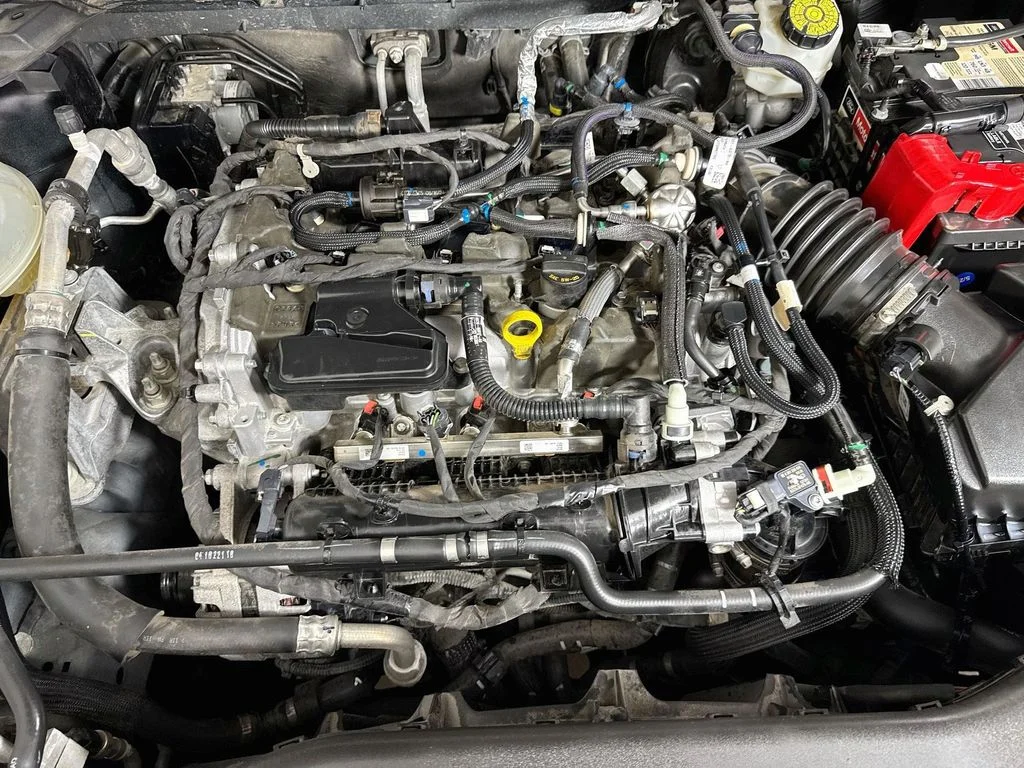 Used 2022 Black Ford SE image 39