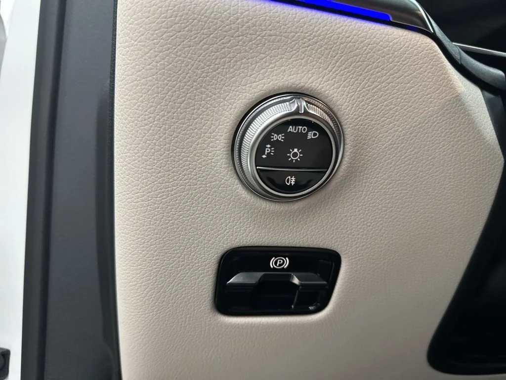 Certified Used 2026 White Mercedes-Benz GLC 300 image 22