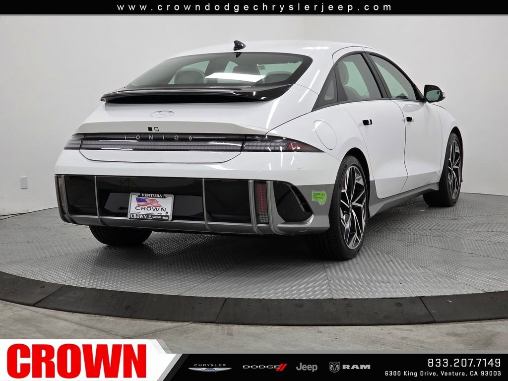 Used 2023 White Hyundai SEL image 7