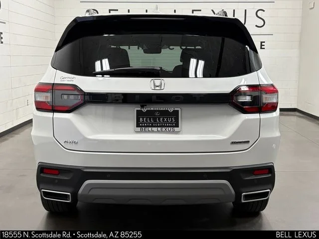 Used 2024 White Honda Touring image 5