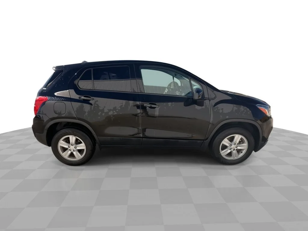 2022 Chevrolet Trax LS - Photo 9