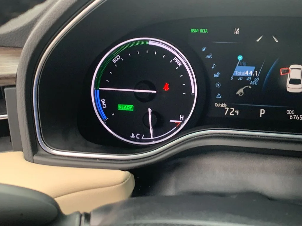 Used 2022 Black Toyota XLE Plus image 30