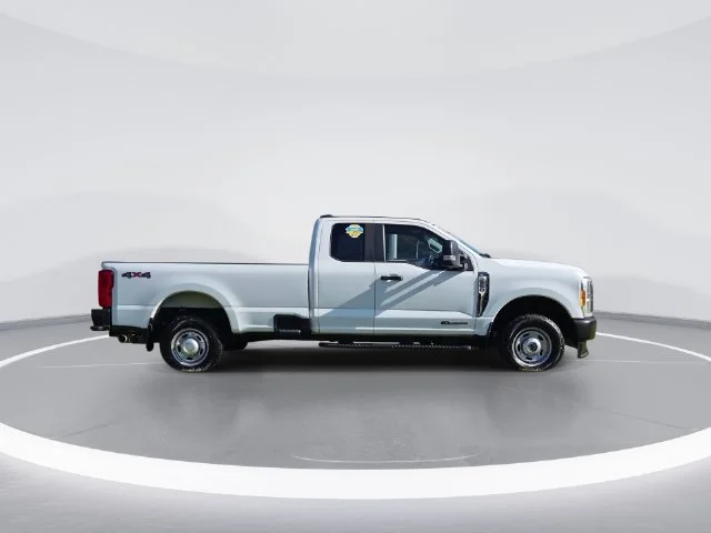 Used 2023 White Ford XL image 9