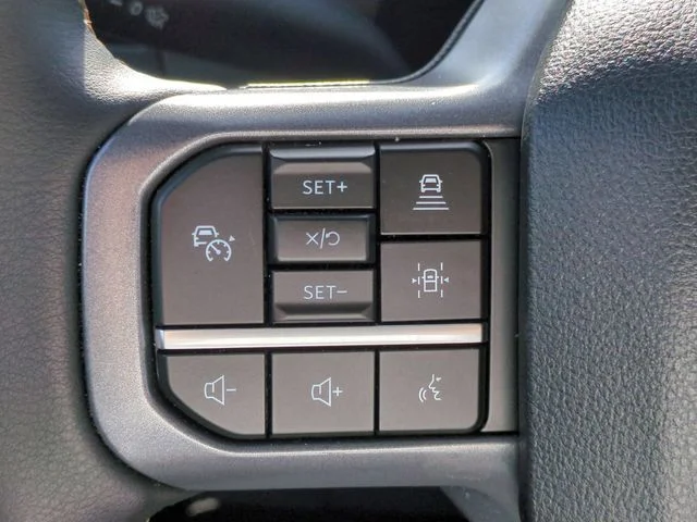 Used 2025 Red Ford Lariat image 17