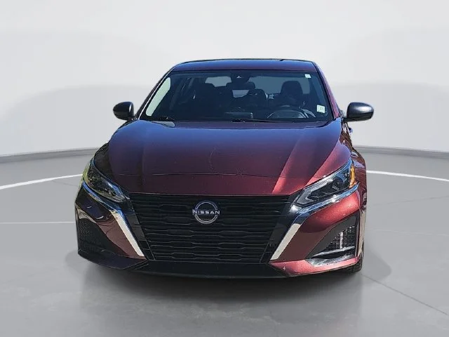 Used 2025 Red Nissan 2.5 SV image 8