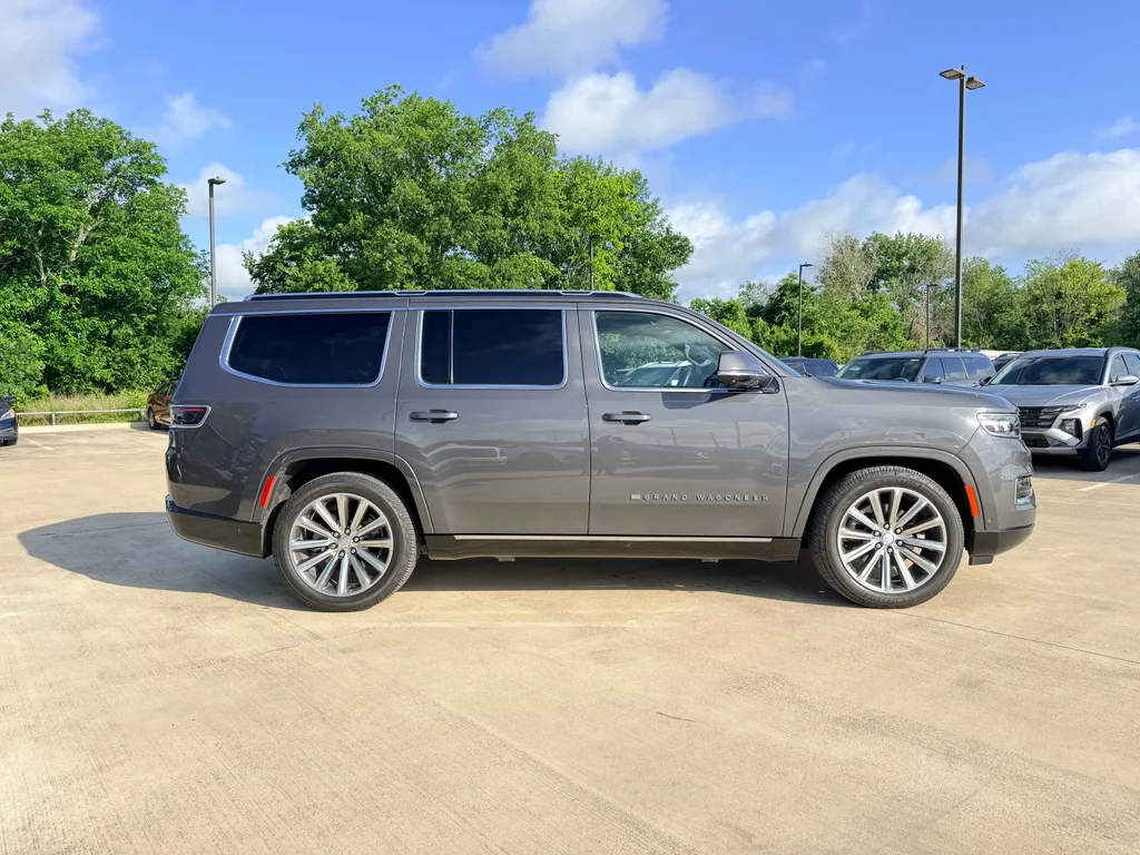 Used 2022 Baltic Gray Metallic Clearcoat Jeep Series II image 5