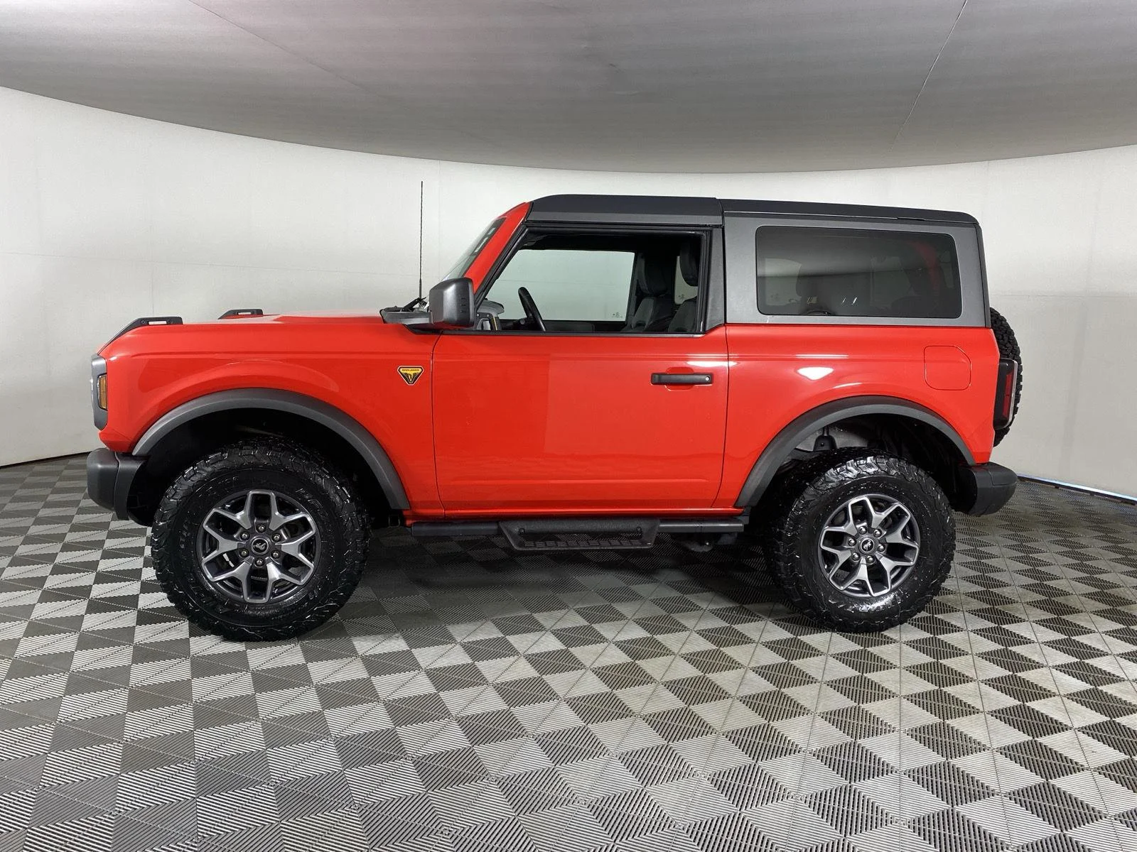 Used 2023 Race Red Ford Badlands Advanced image 7
