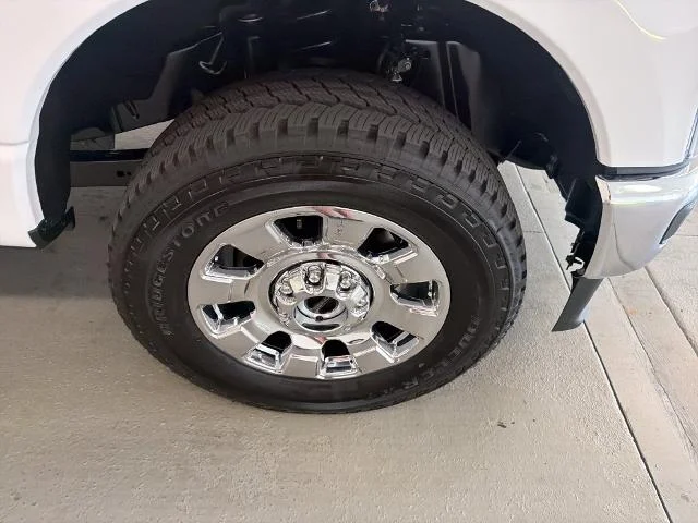 New 2027 Oxford White Ford F-250® Lariat® image 20
