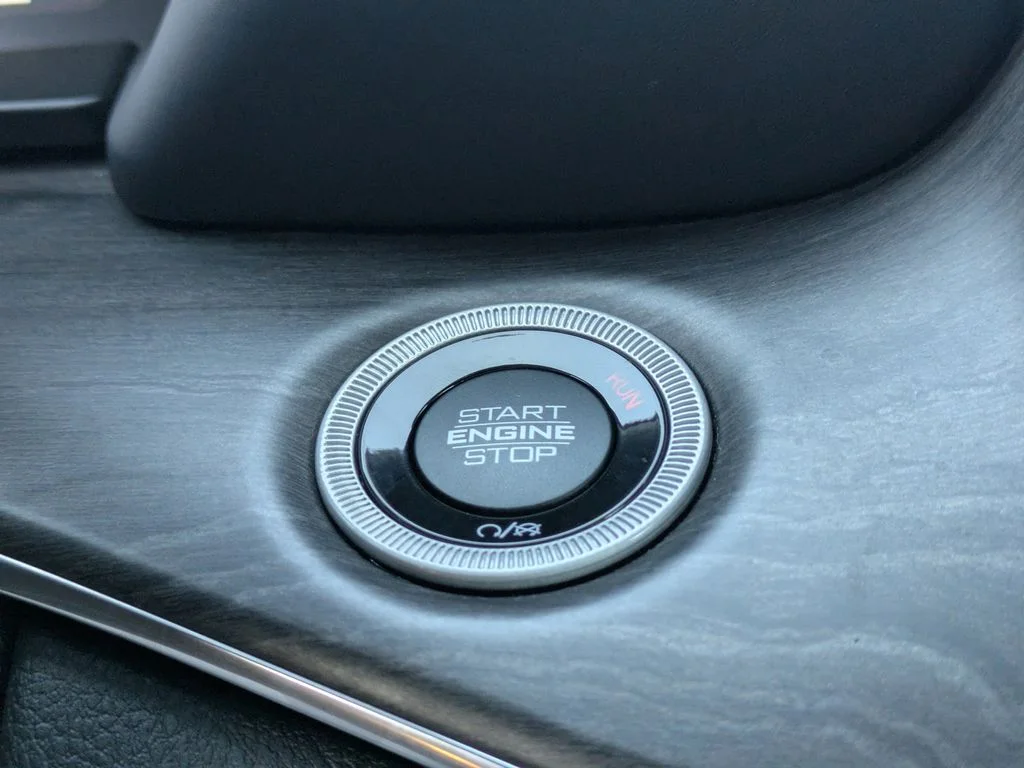 Used 2022 Gray Jeep Overland 4xe image 32