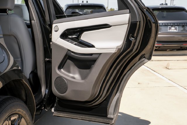 New 2026 Santorini Black Land Rover S image 49