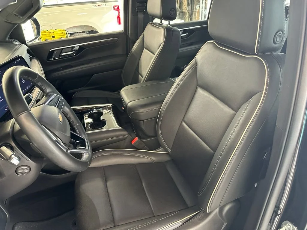 Used 2025 Black Chevrolet Premier image 27