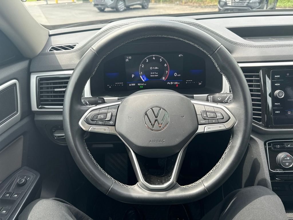 Used 2022 Silver Volkswagen 3.6L V6 SE w/Technology image 22