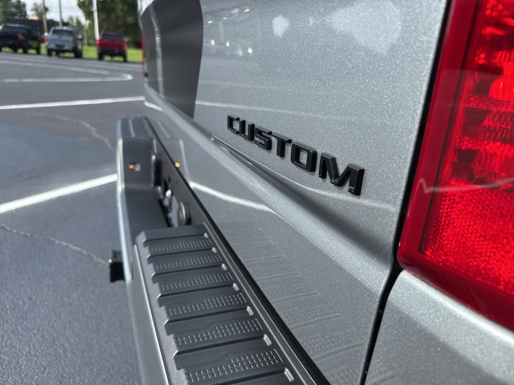 2026 Chevrolet Silverado 1500 Custom - Photo 7