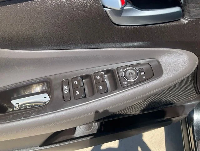 Used 2019 Black Hyundai SEL image 5