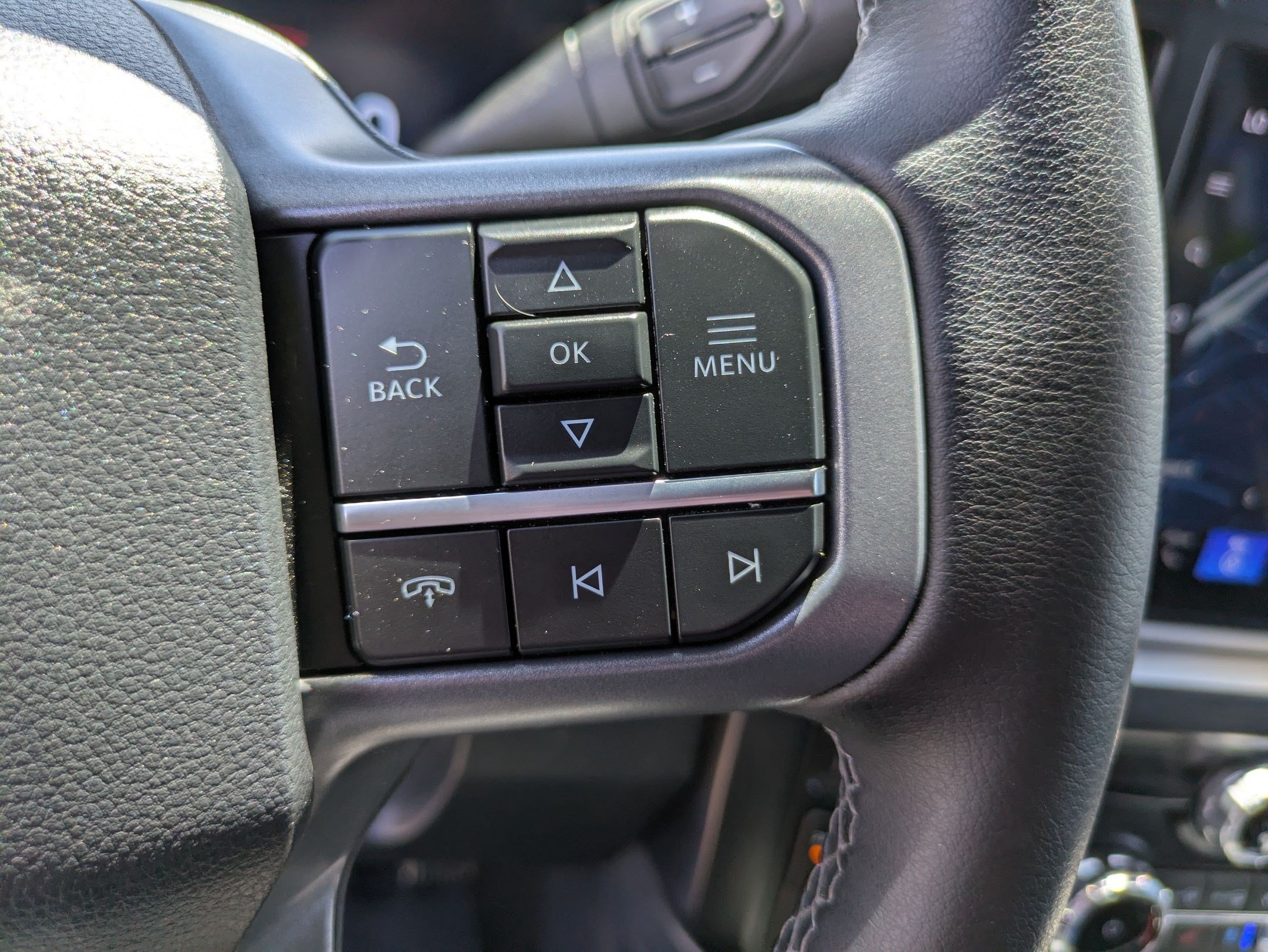 Certified Used 2025 Black Metallic Ford LARIAT image 17