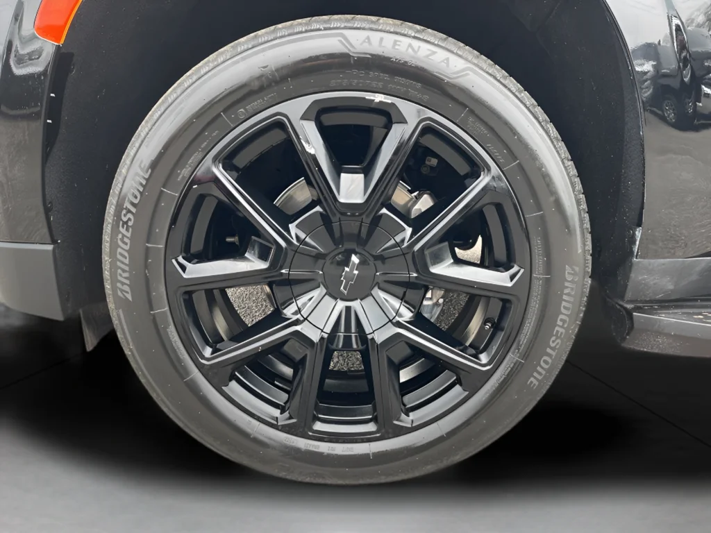 2023 Chevrolet Suburban RST - Photo 9